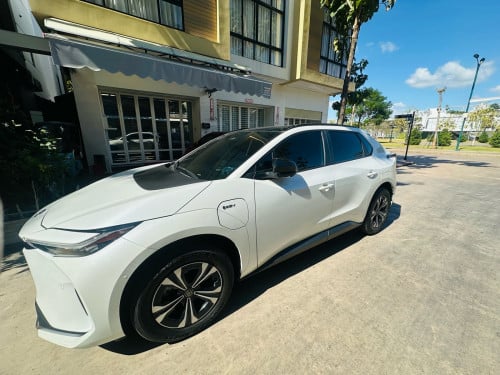 BZ4X Range 615 option max