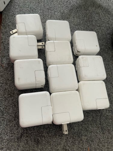 Charge Apple type C 30w original secondhand sale 15$