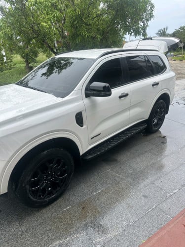 Ford everest spot 023