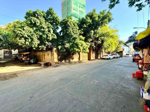 Land / House For Sale : Price $700,000