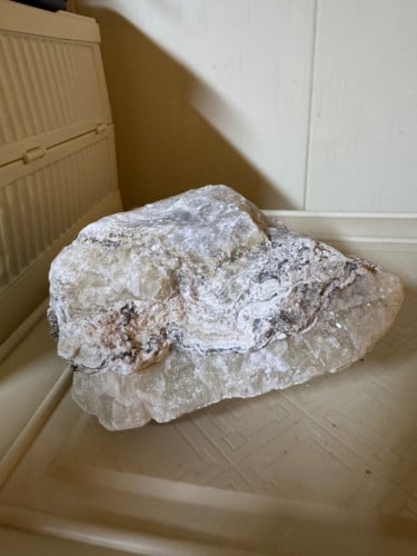 Natural gem stone ថ្មរ៉ែត្បូងធម្មជាតិ 14x8cm