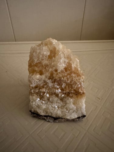 Natural gem stone ថ្មត្បូងធម្មជាតិ 8x7cm