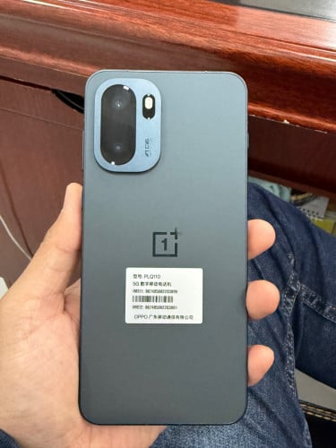 Oneplus ace6 256G ទើបប្រើ2 week ពណ៌ខ្មៅ