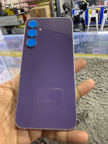 Samsung S23FE Ram8G Memory256G ក្រុមហ៊ុនសុីមពីរ មានឆ្នាំងសាក