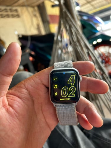 Sell Iwatch SE2 2025