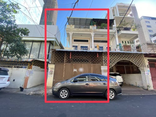 Shophouse For Rent In BKK3