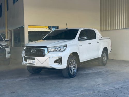 Toyota Hilux Revo Full Option 2019 សកាំម៉ៃ