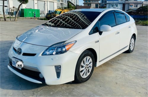 TOYOTA PRIUS Plug-In ថ្មី