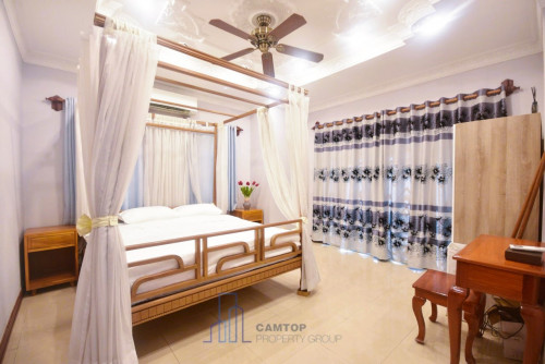 VILLA WITH POOL in TONLE BASSAC