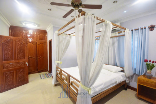 VILLA WITH POOL in TONLE BASSAC