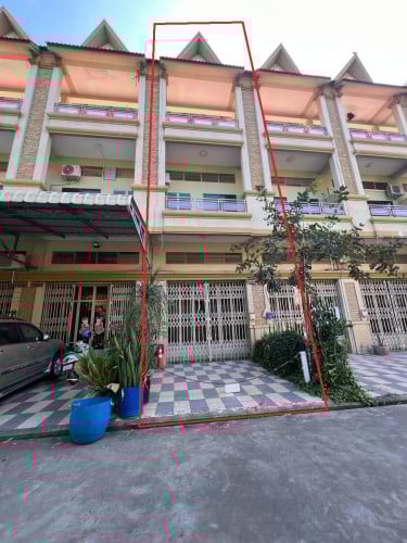 ផ្ទះល្វែង​សម្រាប់ជួលនៅបុរី ប៉េងហួត វេងស្រេង ( សម្ភារះពេញ​ )