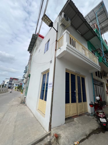 ផ្ទះអាជីវកម្មជិតផ្សារសឡា