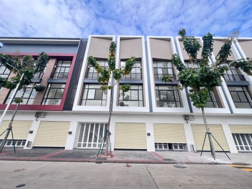 ️#បុរីប៉េងហួតបឹងស្នោរ  ផ្លូវជាតិលេខ១ ផ្ទះអាជីវកម្មសម្រាប់លក់បន្ទាន់#ប៉េងហួតបឹងស្នោរ