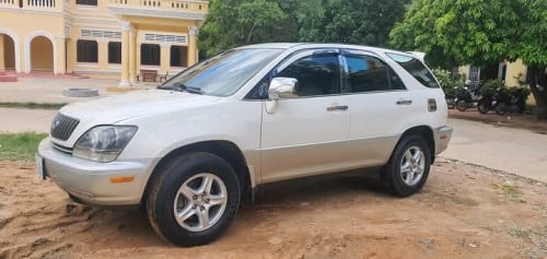 រថយន្តលក្ខៈគ្រួសារ ប៉ុង1