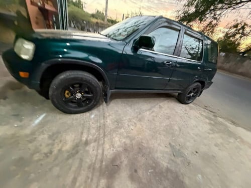 បានលក់ឆ្នាំ 99 ឡានថ្មីចាប់អារម្មណ៍ទាក់ទងបានខល