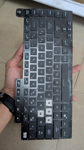 មានផ្លាស់ប្តូរ battery  keyboard screen ....