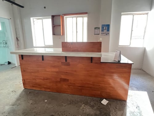 តុ Counter , ទ្វារកញ្ជក់ & កញ្ជក់