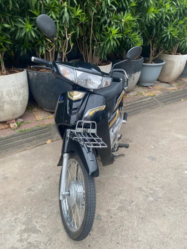 ម៉ូតូលក់Honda Dream018នៅស្អាតម៉ាសុីននៅស្អាតមិនដែលដោះសាណុំសុីនមានពន្ធត្រឹមត្រូវ1450$ចចារបាន