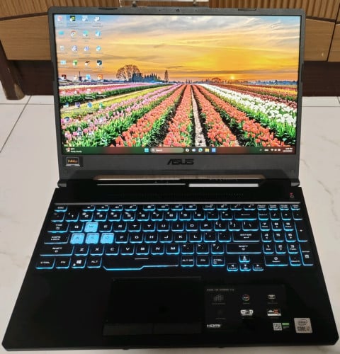 លក់ប្រញាប់ម៉ាស៊ីនដើរលឿនi7 16CPUs 144Hzឃីភ្លើងRGBថ្មកាន់នៅស្អាតជាប់តែមមិនដែលដោះ