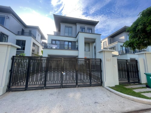 វីឡាឃ្វីនII សំរាប់លក់នៅជីបម៉ុងហ្រ្គេនភ្នំពេញ