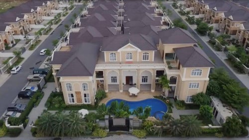 🏠 វិឡាធំមានអាងហែលទឹកសំរាបលក់បន្ទាន់ខ្លាំង - ទីតាំង: បុរីម៉ូនថោន( Moontown)ផ្លូវឌួងងៀប