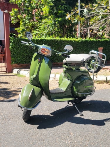 លក់Vespa Sprint សេរីចាសឆ្នាំ់1962តំលៃ1990$