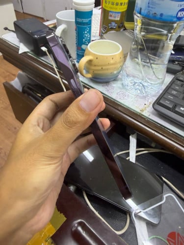 14PM 512GB ZP តួ 97% ថ្ម 100%ប្តូរហើយ មួយទឹកទើបកាត់បាន បញ្ជាក់អេក្រង់ធ្លាប់អ៊ុតកញ្ចក់តែហ្សុីន600$