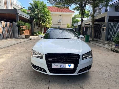Audi A8L ឆ្នាំ 2014 Full ជាប្រភេទឡានស្អាត ធានាជូន តម្លៃល្អ