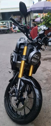 Honda CB150ccមានផ្លាកលេខកាតគ្រីត្រឹមត្រូវលក់តម្លៃចចារបាន 本田 CB150cc有正确证卡出售中 价格可以谈的