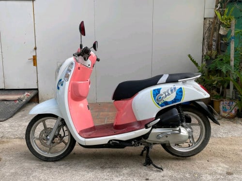 Honda scoopy