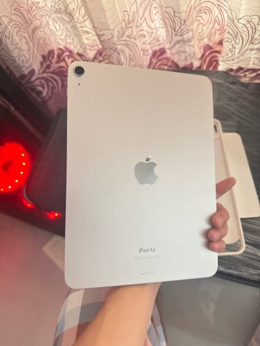 Ipad air 6, 128gb, M2 , 11inches , 99% full box set