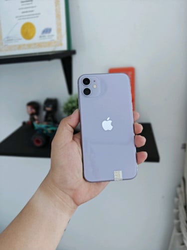 iPhone 11 64g 99% សានុំហ្សីន