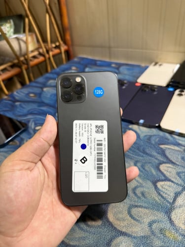 iPhone 12 Pro 128G សំណុំសុីនណែន ស្អាតដូចរូប លក់195$