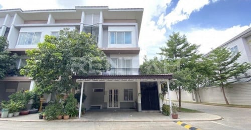 Link House for Rent at Borey Peng Houth Beong Snor