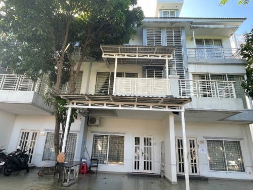 Link villa for rent Borey Peng Huot Mong Rithy