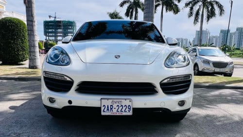 Porsche Cayenne S hybrid 2011 V6 សាំង ហ្វលពេញ