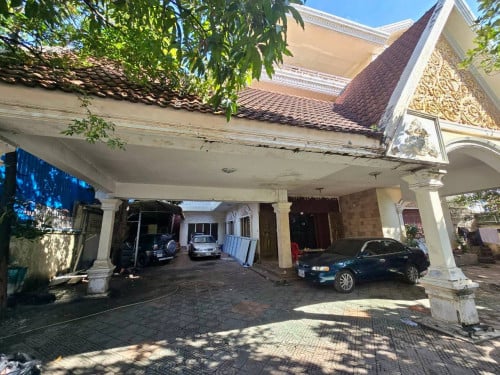 Premium 3-Storey Villa for Rent, At Toul Kork