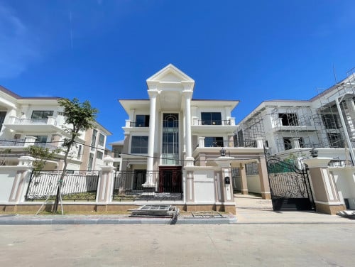 Queen for Rent in Borey PH Boeng snor