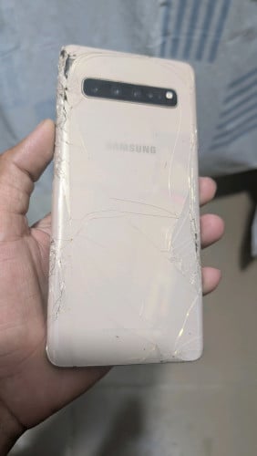 Samsung S10 5G លក់65000៛ ខូចអេក្រង់ម៉ាស៊ីនដំណើរការ