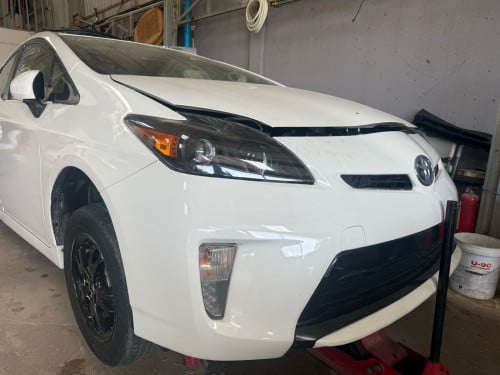 Sell Prius 2014 option 2 ឡានថ្មីខ្លាំង​តំម្លៃពិសេស​ចុង​ឆ្នាំ​