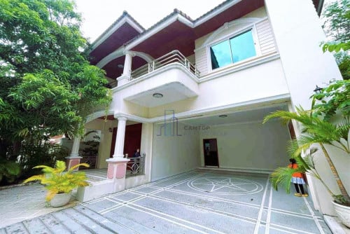 Single Villa In Borey Chamka Mon