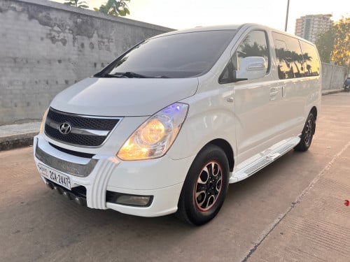 Starex 2012 HF ម៉ាសុីនធំ កំពូលឡានស្អាត គ្មានទាស់ ម្ចាស់ដើម