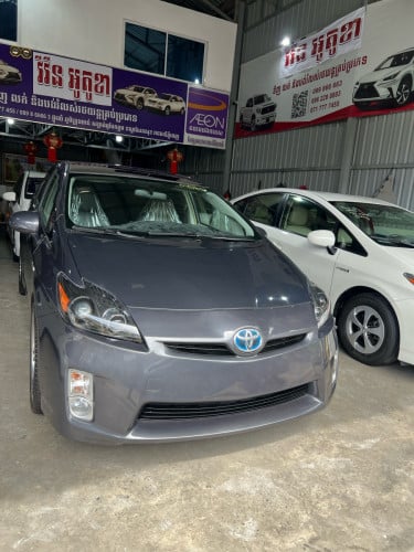 Toyota Prius 2010 option 3 solar ក្រដាស់​ពន្ធថ្មីៗៗ