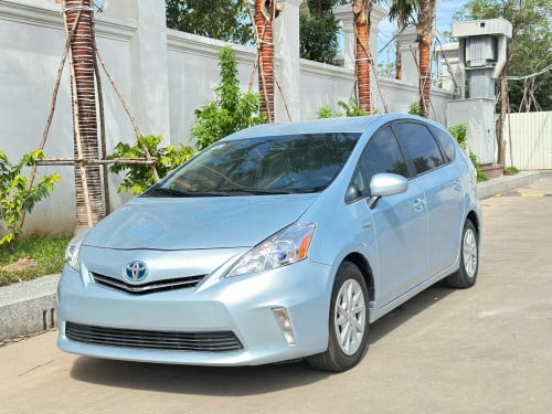 Toyota Prius V 012 option 3  16000$