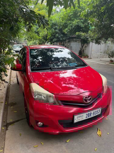 Toyota Vitz 2013
