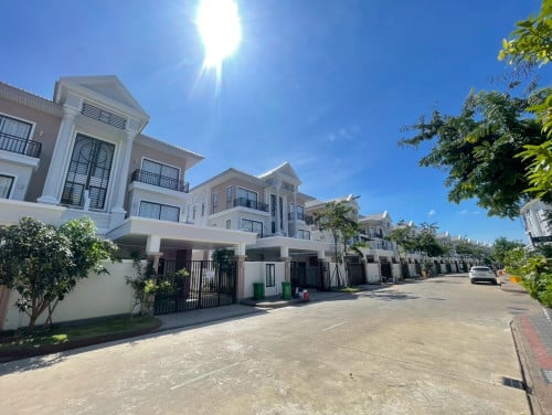 Twin A for rent in Borey PH Boeng snor