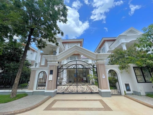 Villa King for Sale at | PH 60m – Prime Location