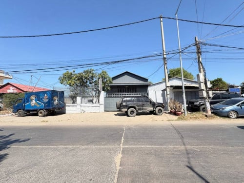 ឃ្លាំងសម្រាប់ជួលសែនសុខ