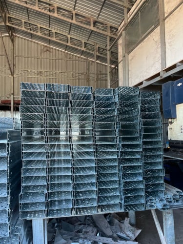 ទម្រខ្សែភ្លើងខាងខ្ញុំមានផលិតគ្រប់ខ្នាត