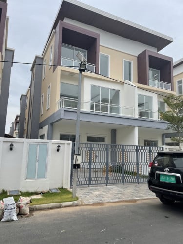 ផ្ទះវីឡាភ្លោះផ្លាម៉ារីសម្រាប់ជួល